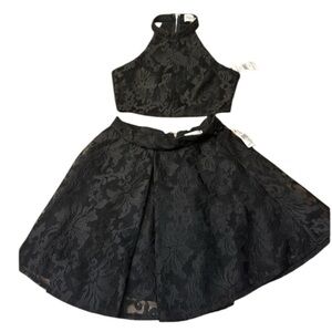 BLOOMINGDALES⭐️  “Whyte Eyelash” lace 2-pcs set